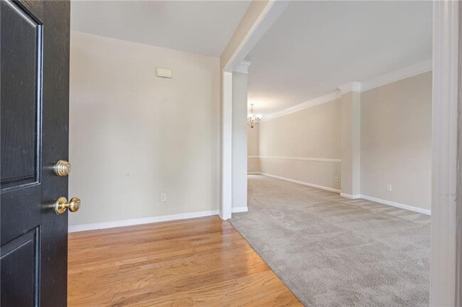 Building Photo - 3852 Roxfield Dr NE