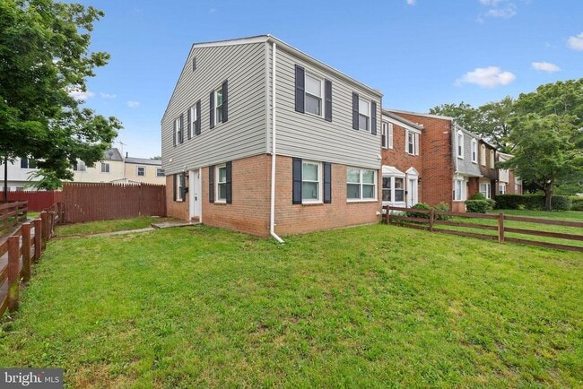 Building Photo - 8157 Community Dr