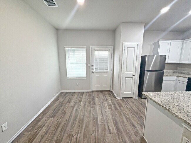 Building Photo - 254 Marigold Pl