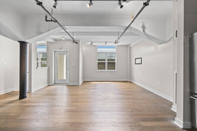 Building Photo - 166 Terrace St