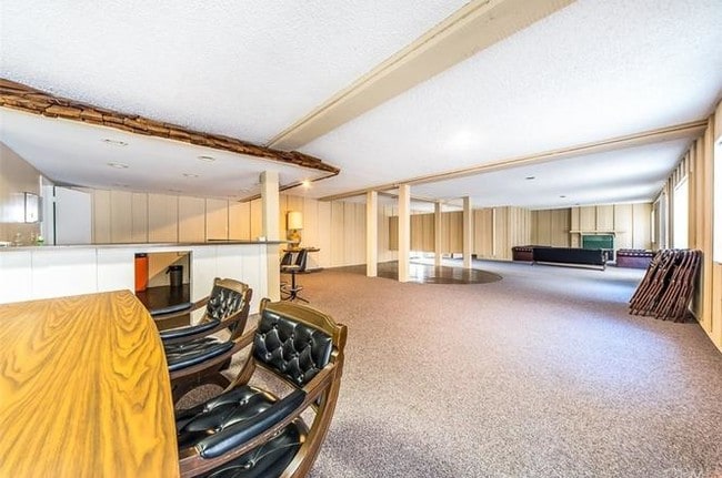 Complex Game Room2 - 1707 Pacific Coast Hwy