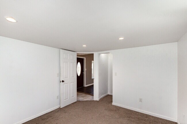 Building Photo - Charming 3-Bedroom Retreat with Pole Barn - $2000/Month