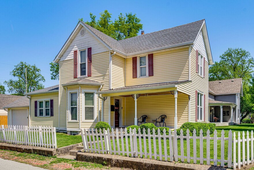 Building Photo - 1448 Maple Ave