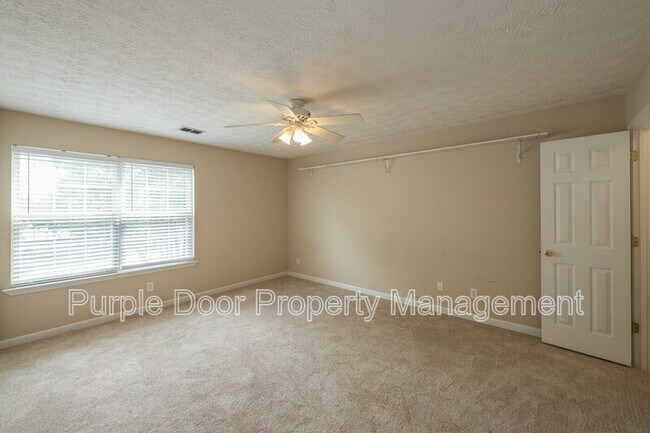 Building Photo - 304 Meadow Point