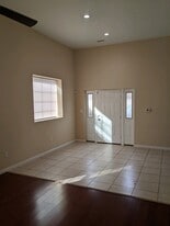 Building Photo - 3326 Ruckle St