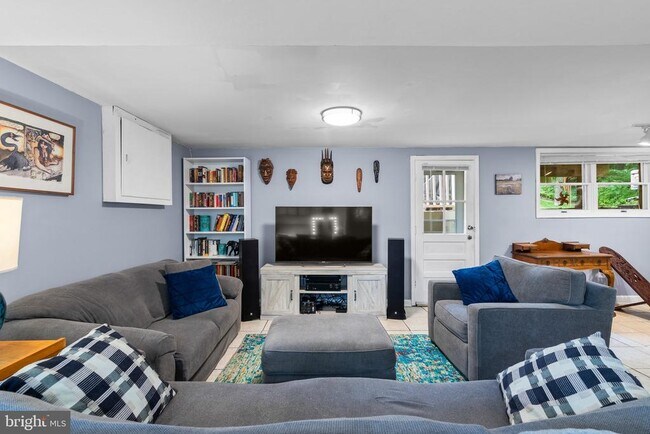 Building Photo - 3904 Lantern Dr