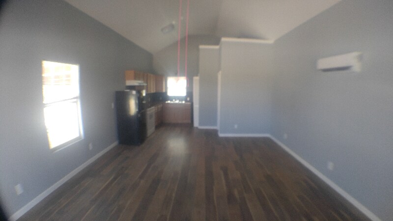 Building Photo - 2014 Family Ln.