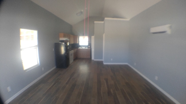 Building Photo - 2014 Family Ln.