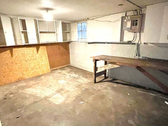 Building Photo - Buckman Beautifully Remodeled 1900 Craftsm...