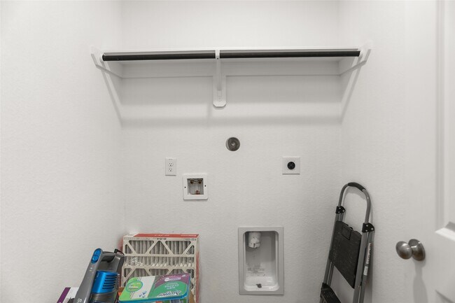 Building Photo - 4627 Sterling Pr Trl