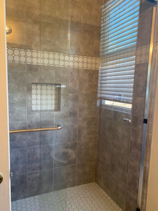 Building Photo - Moreno Valley Executive Home for Lease - Upgraded & Move-in Ready!