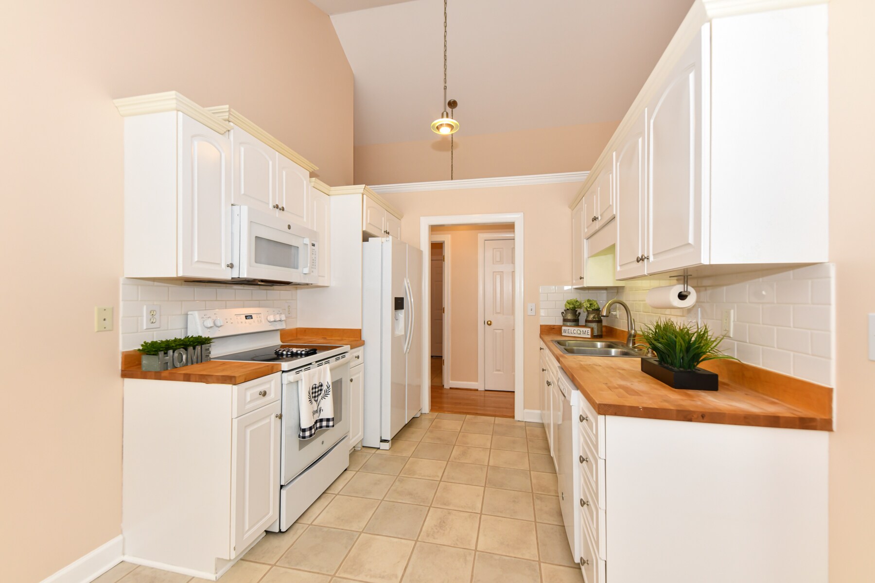 Building Photo - 7700 Foxdale Dr