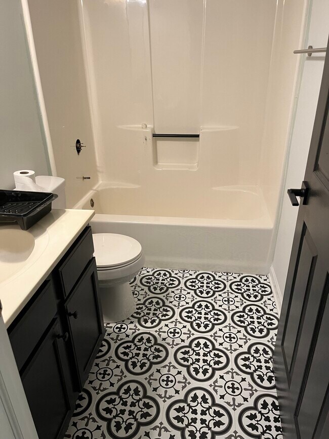 UPDATED BATHROOM - 3520 S Prairie Ave
