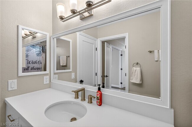 Building Photo - 4835 Illustrious St