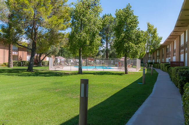 Building Photo - 6125 E Indian School Rd