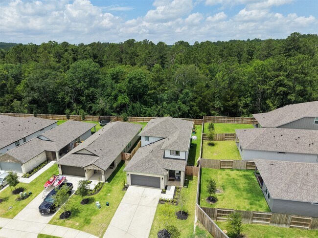 Building Photo - 18757 Timber Gln Dr