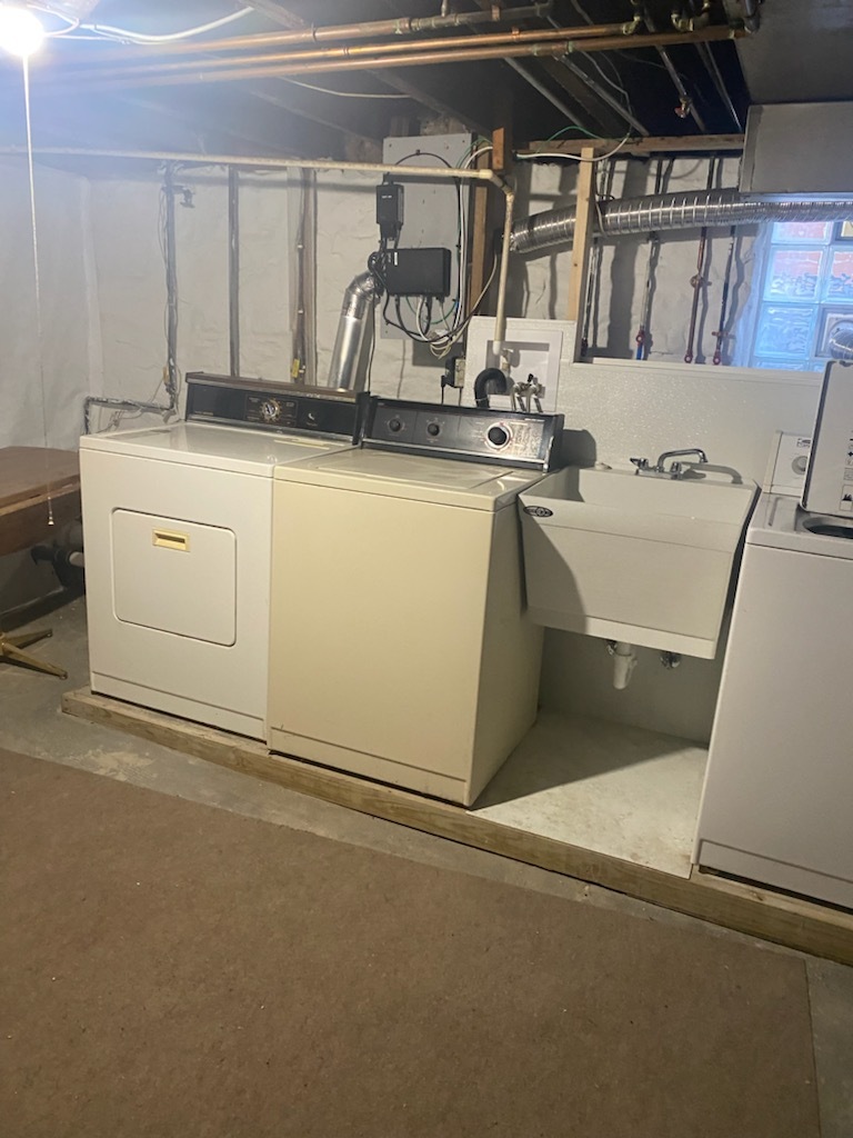 Laundry - 713 Bank St