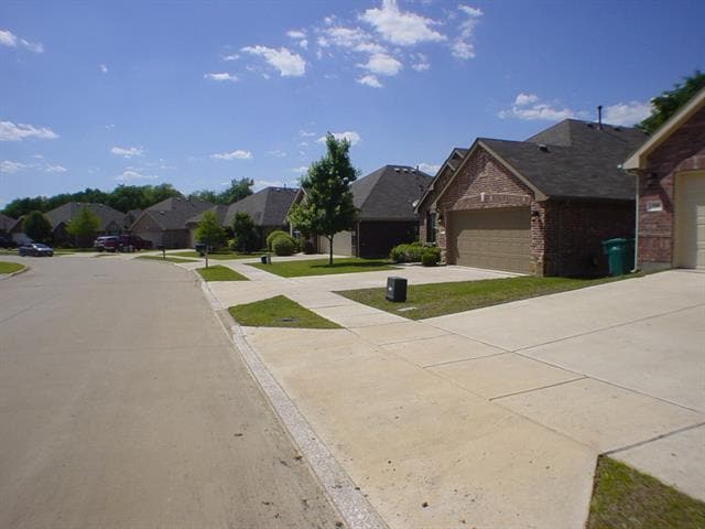 Building Photo - 209 Bird Creek Dr