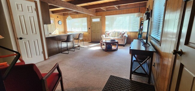 Building Photo - Unfurnished 4 Bed, 2 Bath with Garage.  Amazing Location on Dead-End Street with Forest Access!