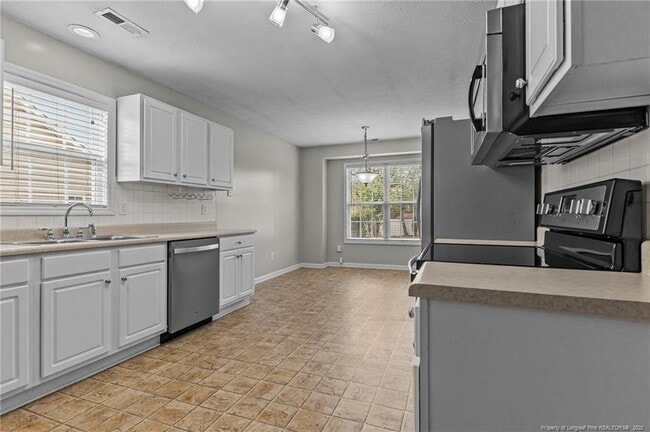 Building Photo - 1323 Shoshone Pl