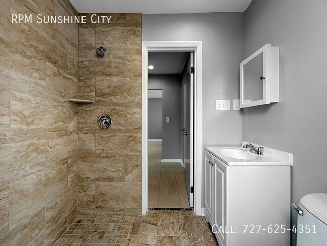 Building Photo - 17615 Lee Ave