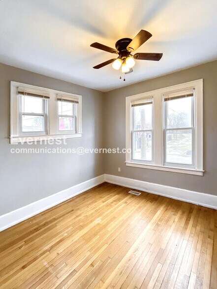 Building Photo - 9429 Brush St