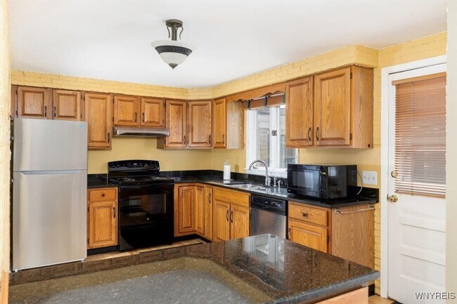 Building Photo - 39 Halwill Dr