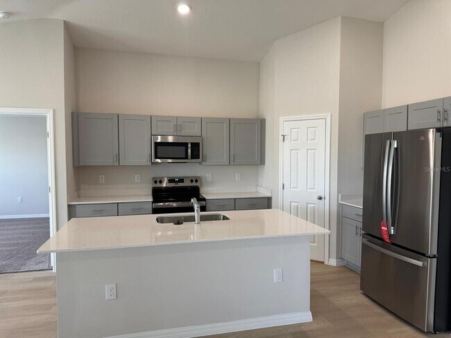 Building Photo - 1090 Foreshore Ln