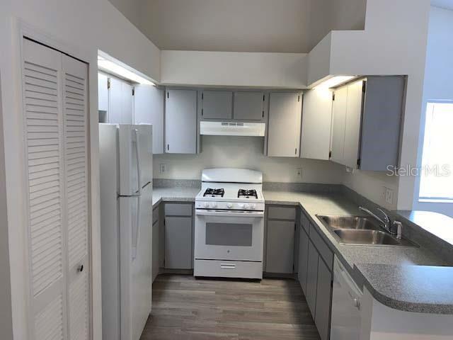 Building Photo - 211 Oakwood Blvd