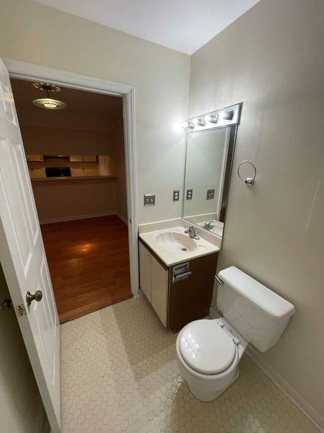 Building Photo - Spacious 3 bedroom in Finley Forest offers convenient location and neighborhood amenities