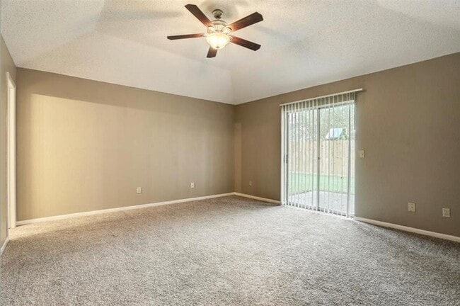 Building Photo - 2432 Shady Bend Dr