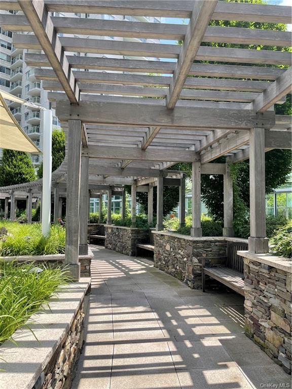 Building Photo - 3333 Henry Hudson Pkwy
