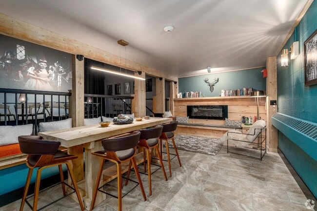 Building Photo - 231 Main St