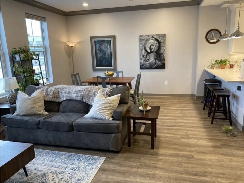 Building Photo - 18 Preble St