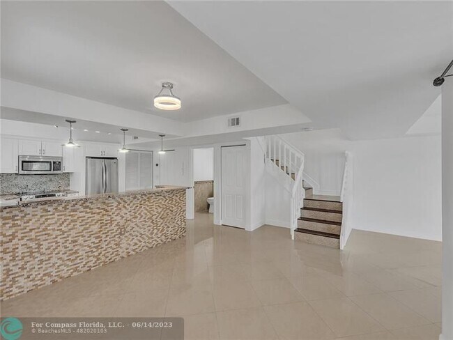 Building Photo - 3287 NW 44th St