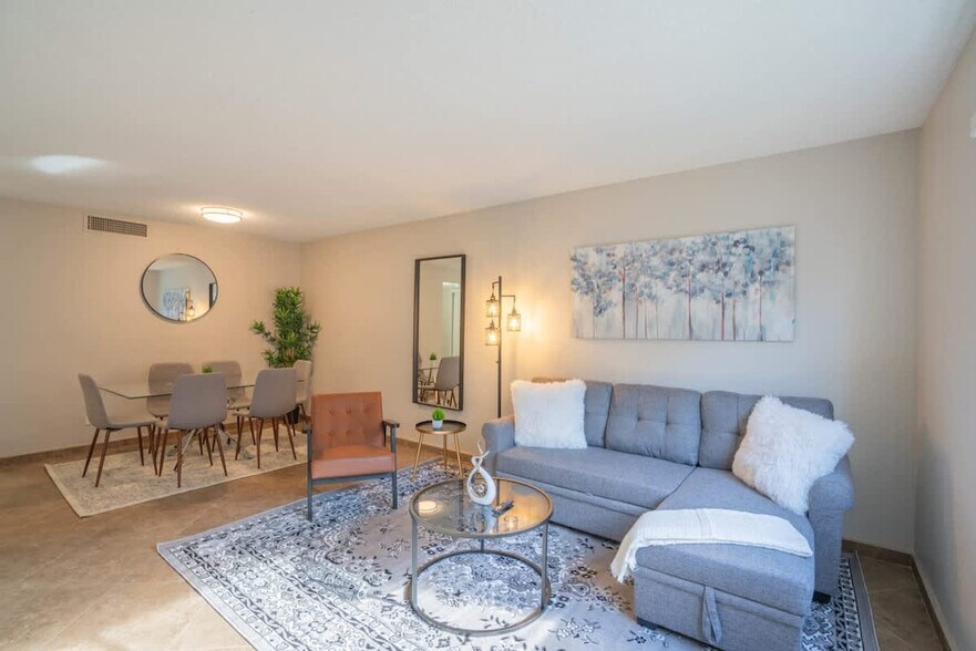 Building Photo - 8550 E McDowell Rd