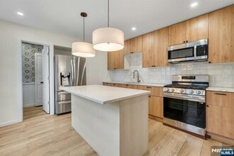 Building Photo - 316 Palisade Ave