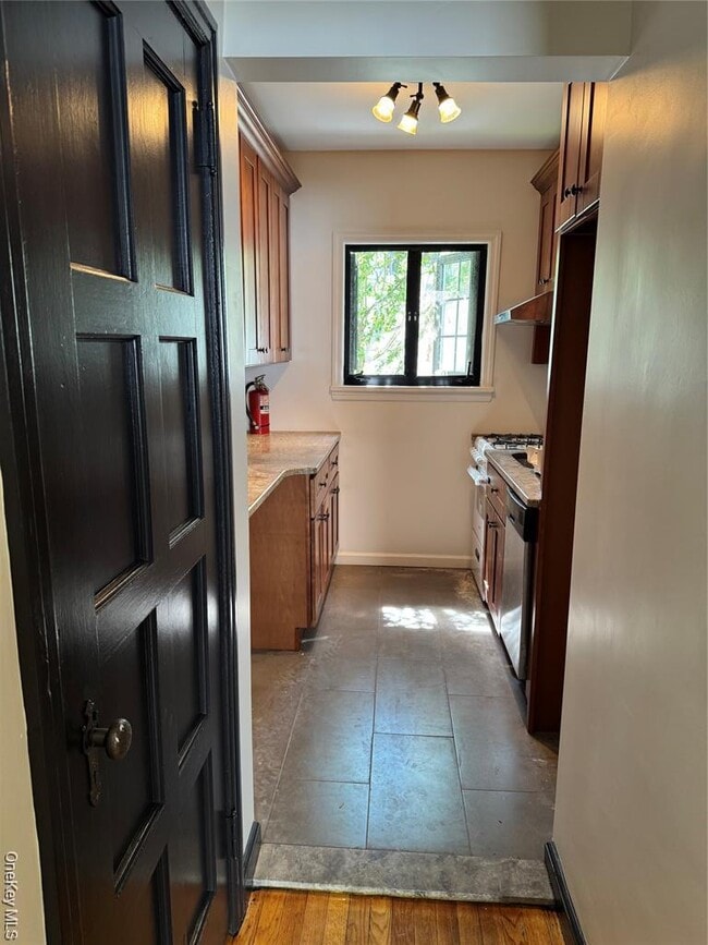 Building Photo - 29-07-29159 159th St