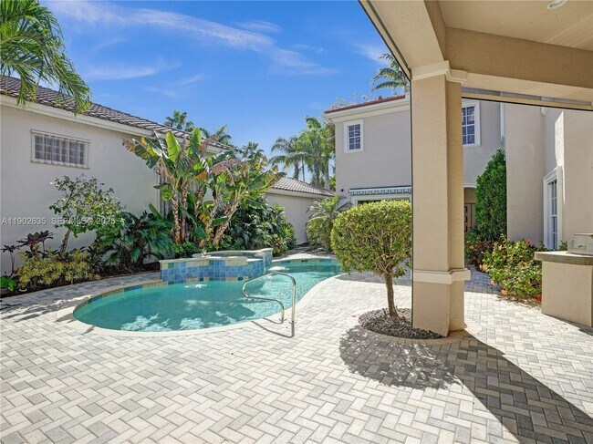 Building Photo - 16291 Bristol Pointe Dr