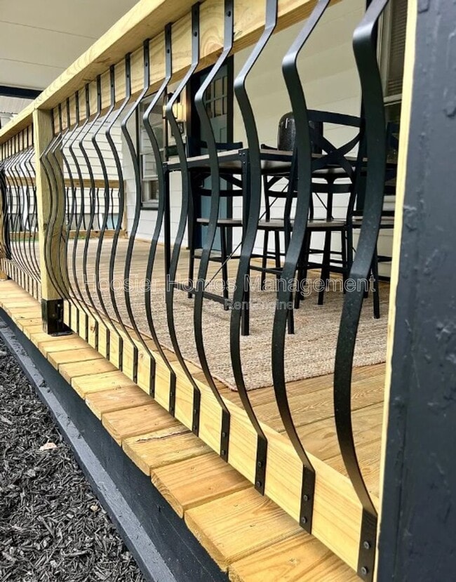 Building Photo - 5128 Primrose Ave