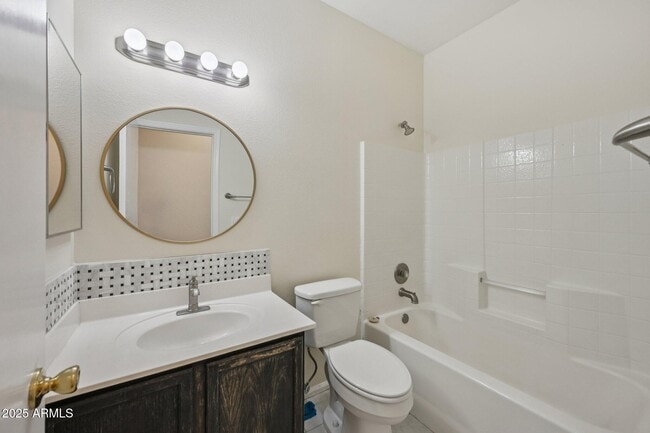 Building Photo - 15649 W Magnolia St