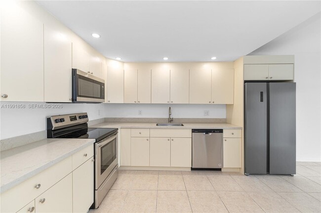 Building Photo - 365 NW 109th Ave