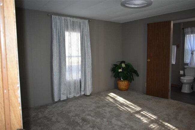 Building Photo - 399 Pope Bend N