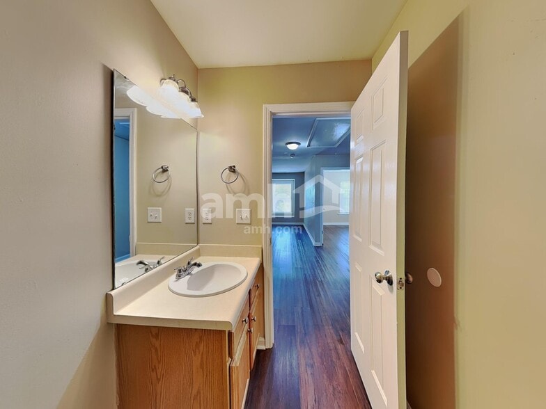 Building Photo - 238 Larktree Ln