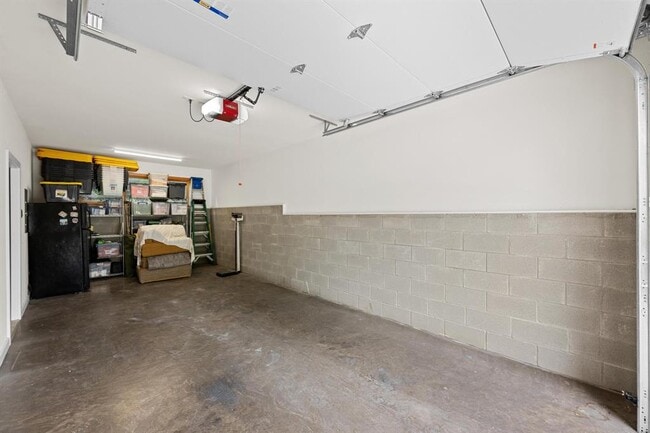 Building Photo - 1227 Hillside Ave