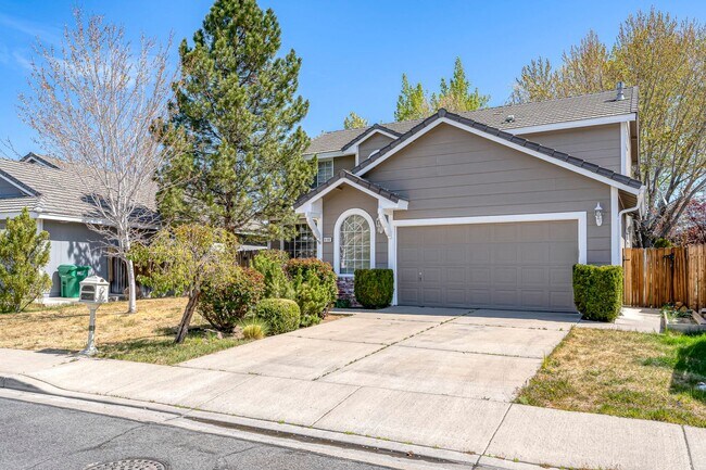 Building Photo - Fully Furnished Modern Home With Great Location