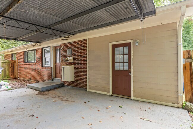 Building Photo - 2788 Lancaster Dr