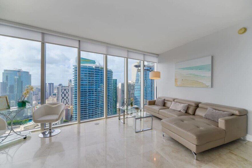 Primary Photo - 485 Brickell Ave