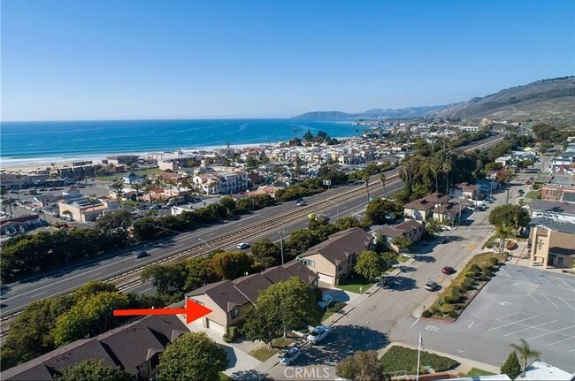 Building Photo - Remodeled, Upstairs 2BD / 1BA Condo Less Than 1/2 Mile From the Beach