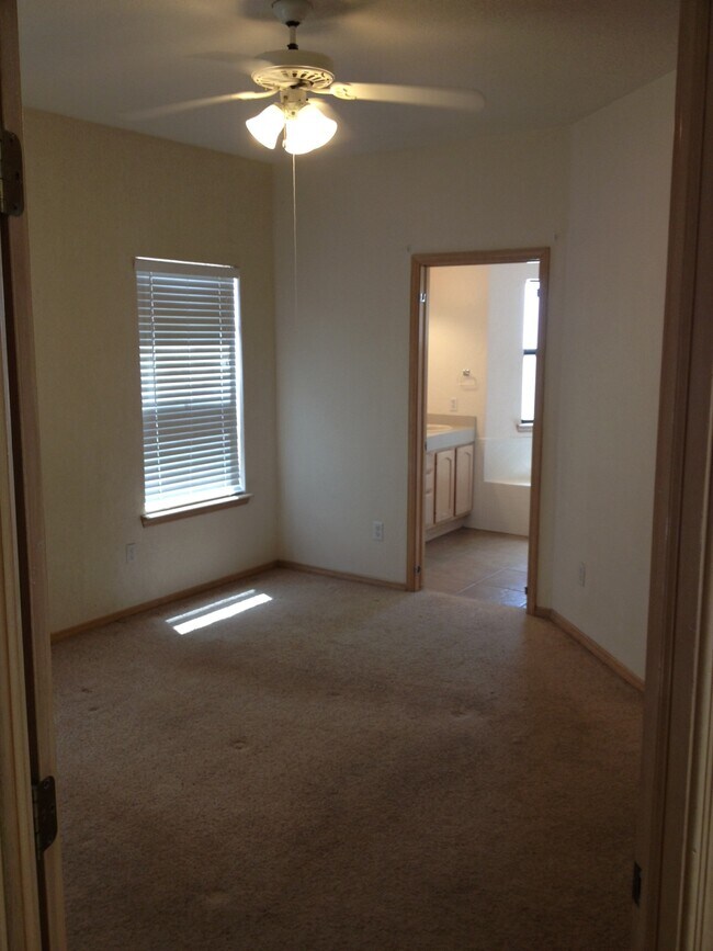 Building Photo - 5029 Shadow Mountain Rd